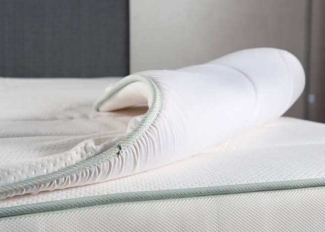 Surmatelas Orthopédique D30 – Redonne Vie à Votre Matelas & Soulage le Dos
